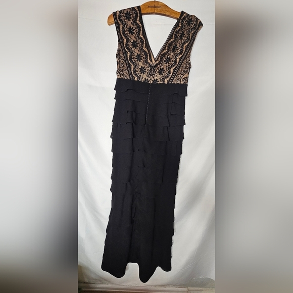 Adrianna Papell Evening Cap-Sleeve Lace Maxi Dress Formal Gown - Picture 6 of 11